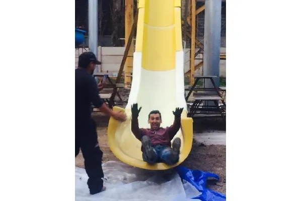 Kamikaze personalizado 4 mts de altura 11 mts de recorrido